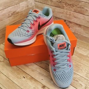 Nike Brand New Woman Shoes Size 5